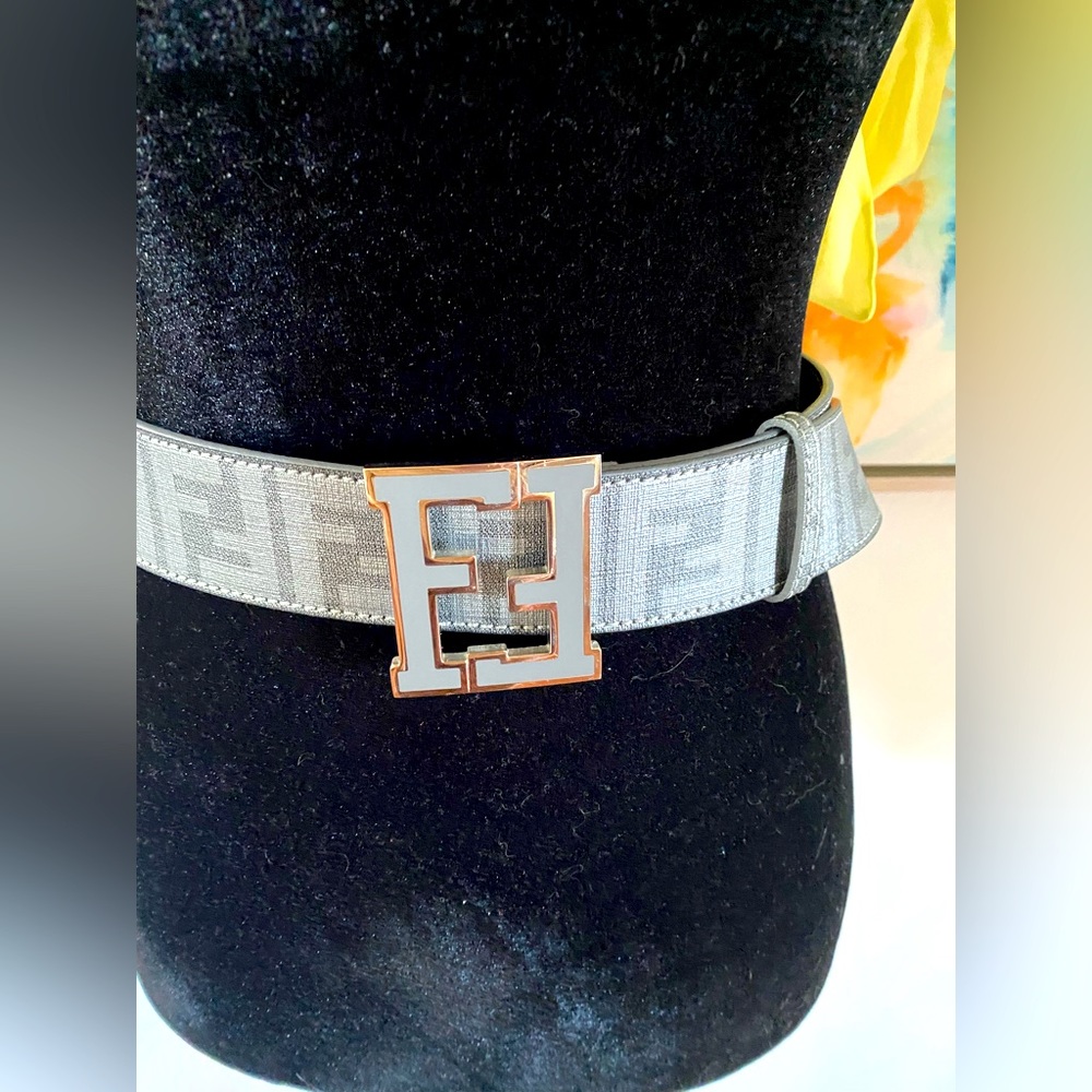 Fendi Gray leather belt. FF